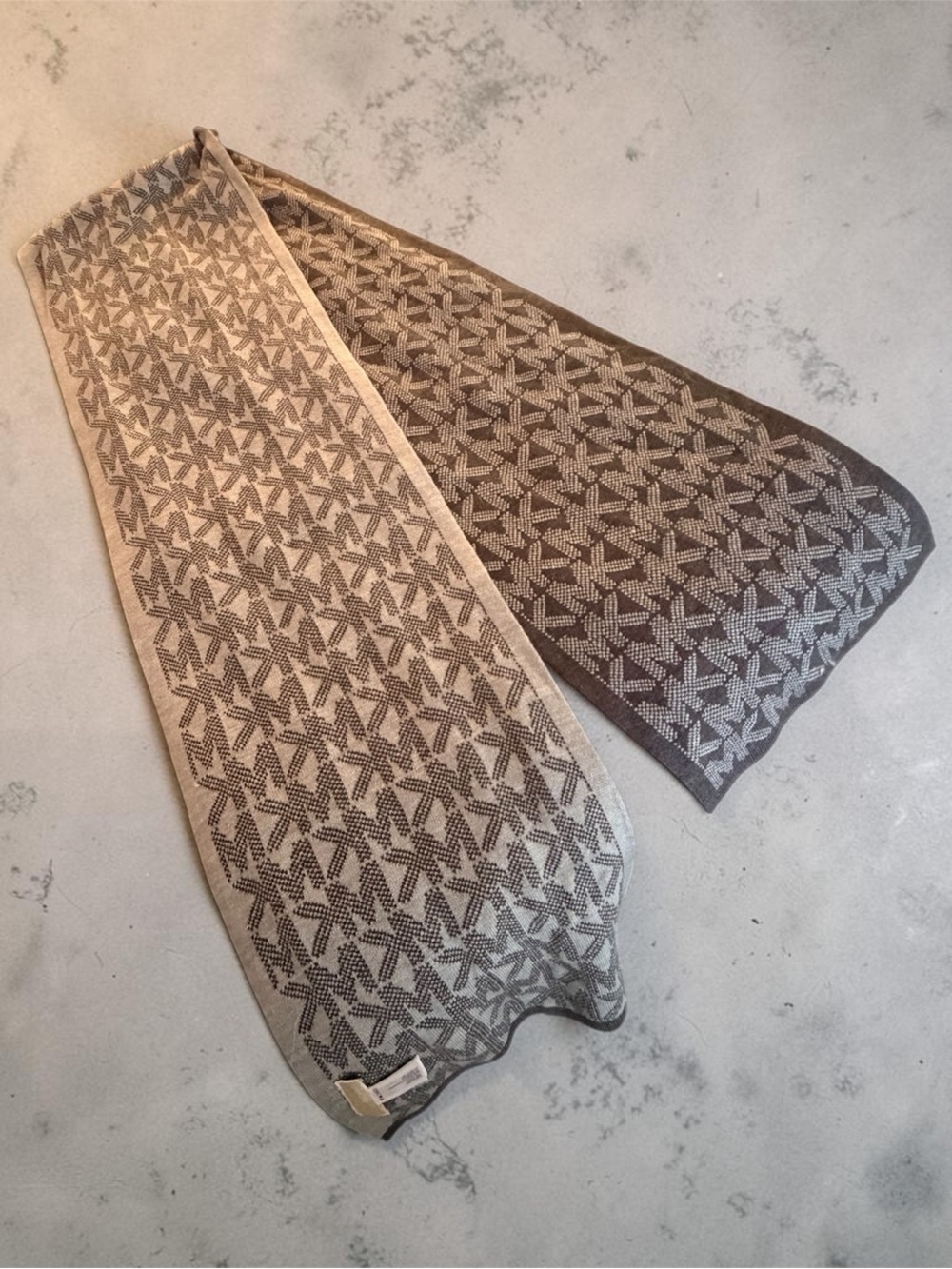 MICHAEL Michael Kors Reversible MK Jacquard Scarf in Beige and Brown